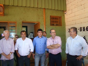 O vereador Toin do Raio X ao lado do prefeito Sérgio de Mello, do vice Denir e do Deputado Estadual José Zico 